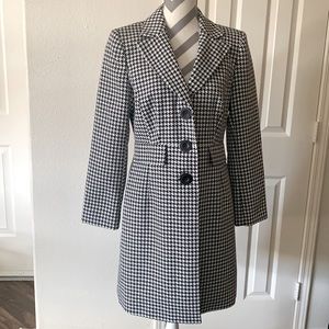 Black White Houndstooth Suits Long Sleeve Coat. Size 8
